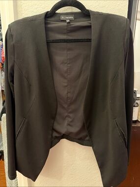 Wantable Women's Black Open-Front Blazer